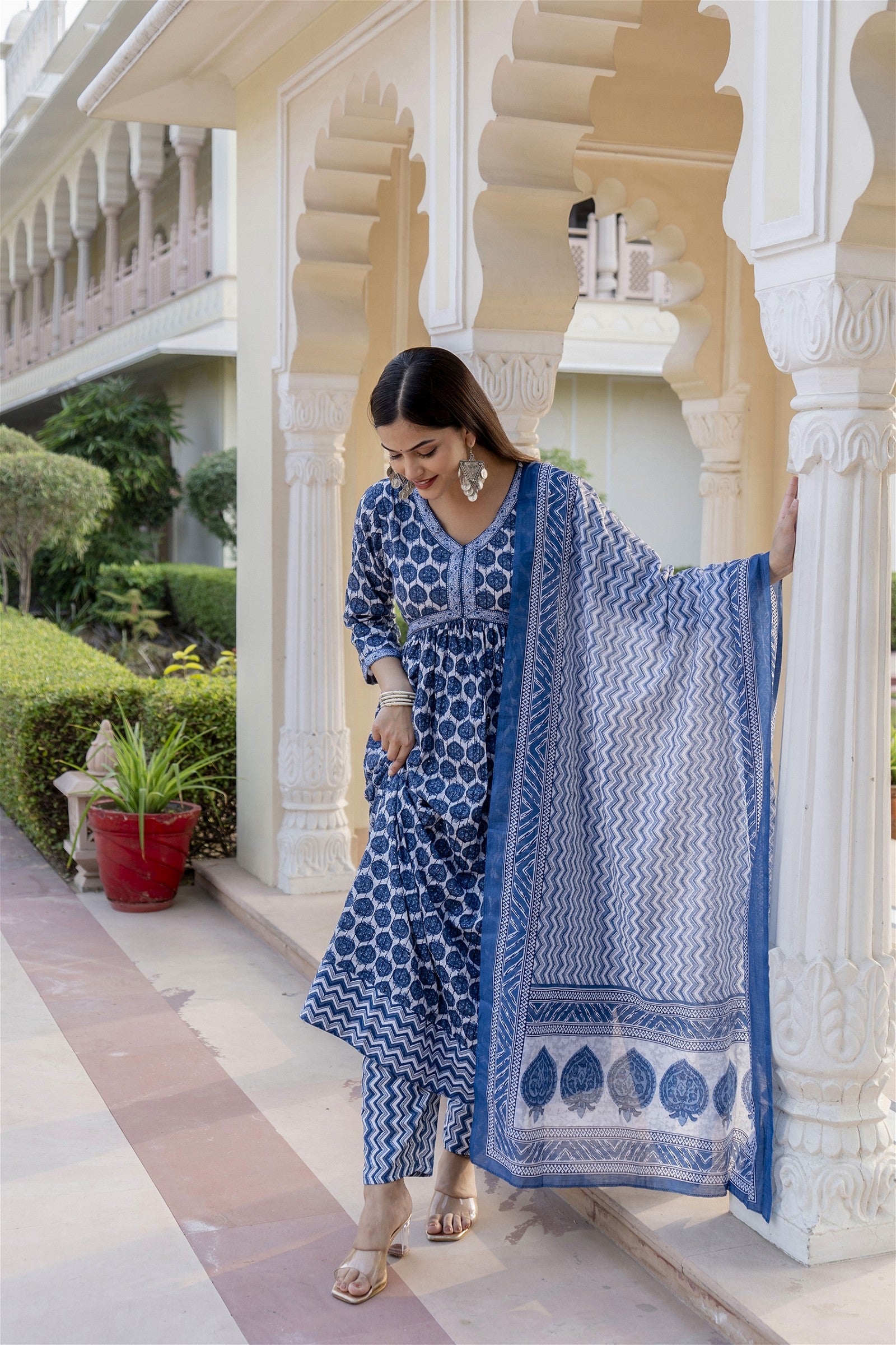 Women Rayon Kurta Pant Dupatta Set