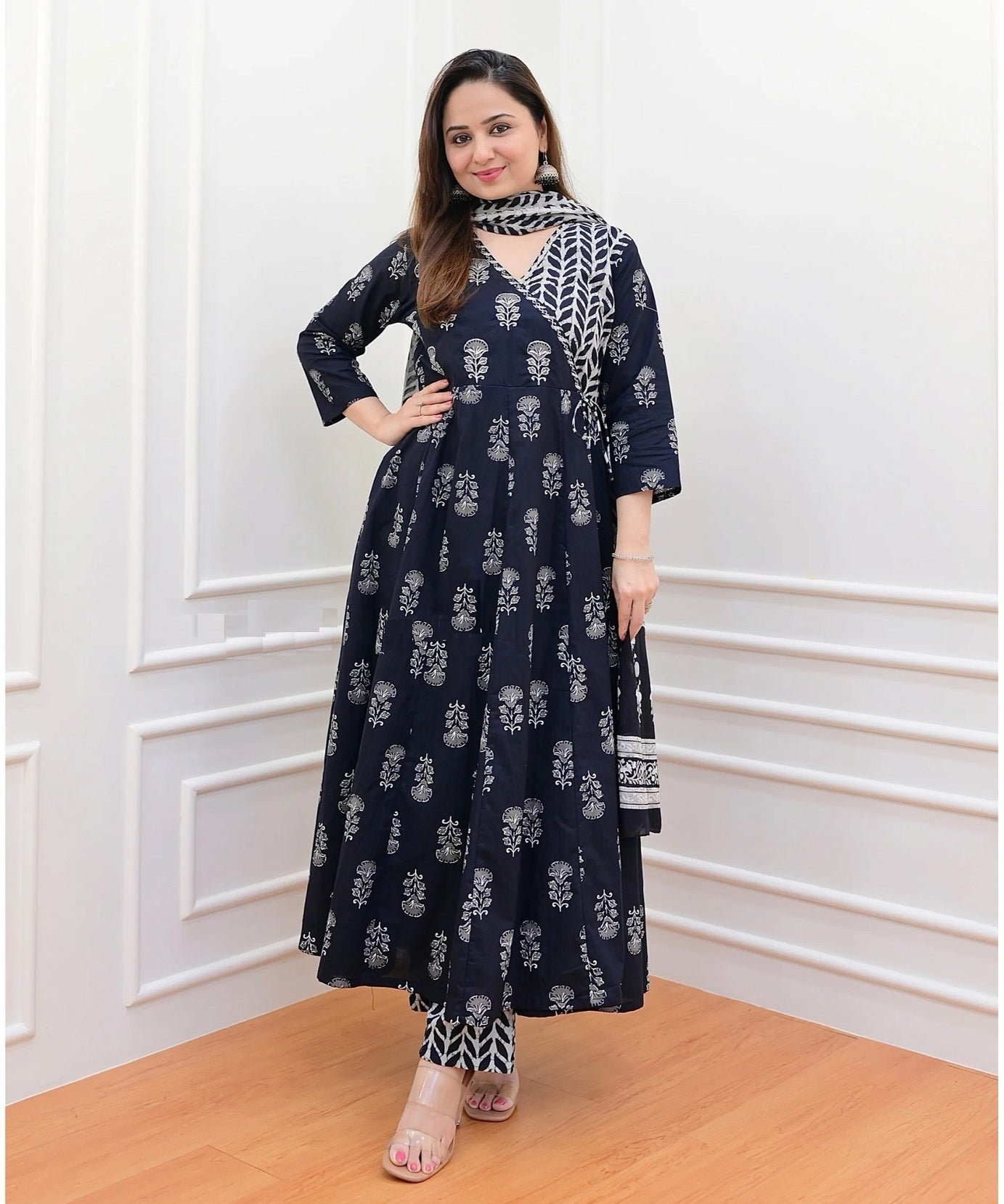 Women Block Printed Viscos Kurta Set with Dupatta In Black Color