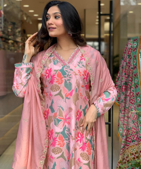 Pink Printed Kurta Set With Chanderi Dupatta With Pant Pair